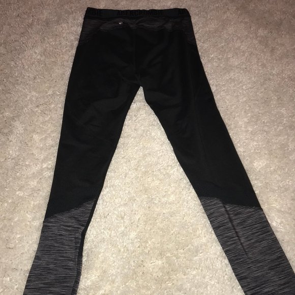 High Waisted Leggings - Picture 2 of 3